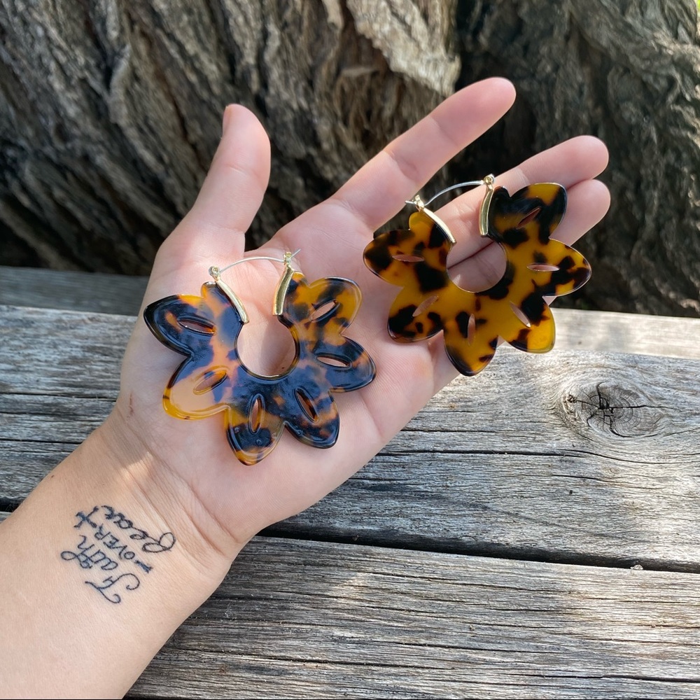 leopard print acrylic earrings!